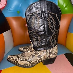 Vintage embroidered black leather Python, cowboy boots 9D